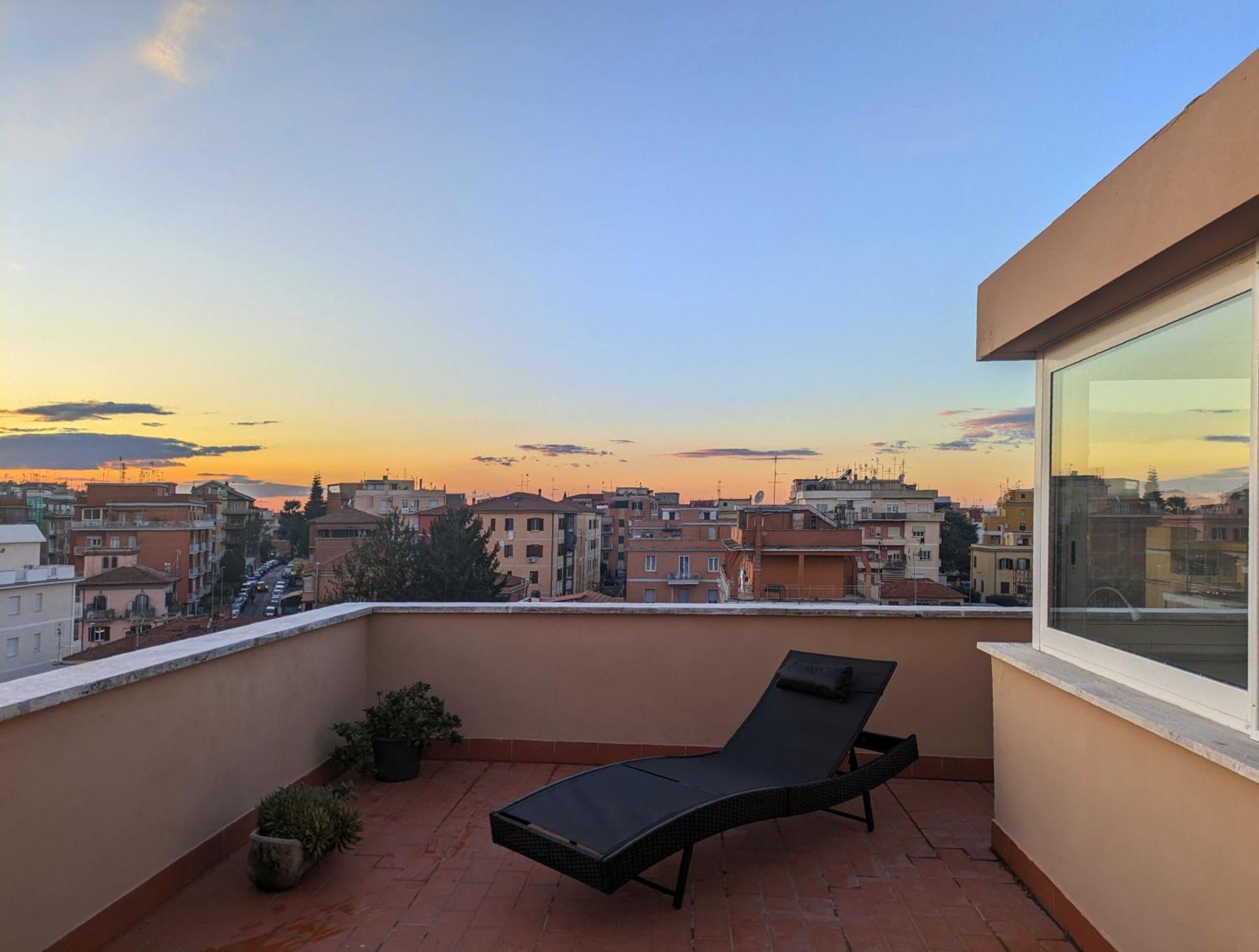 Apartamento Casetta Sole, Superattico Con Terrazzo Vicino San Pietro, New Roma